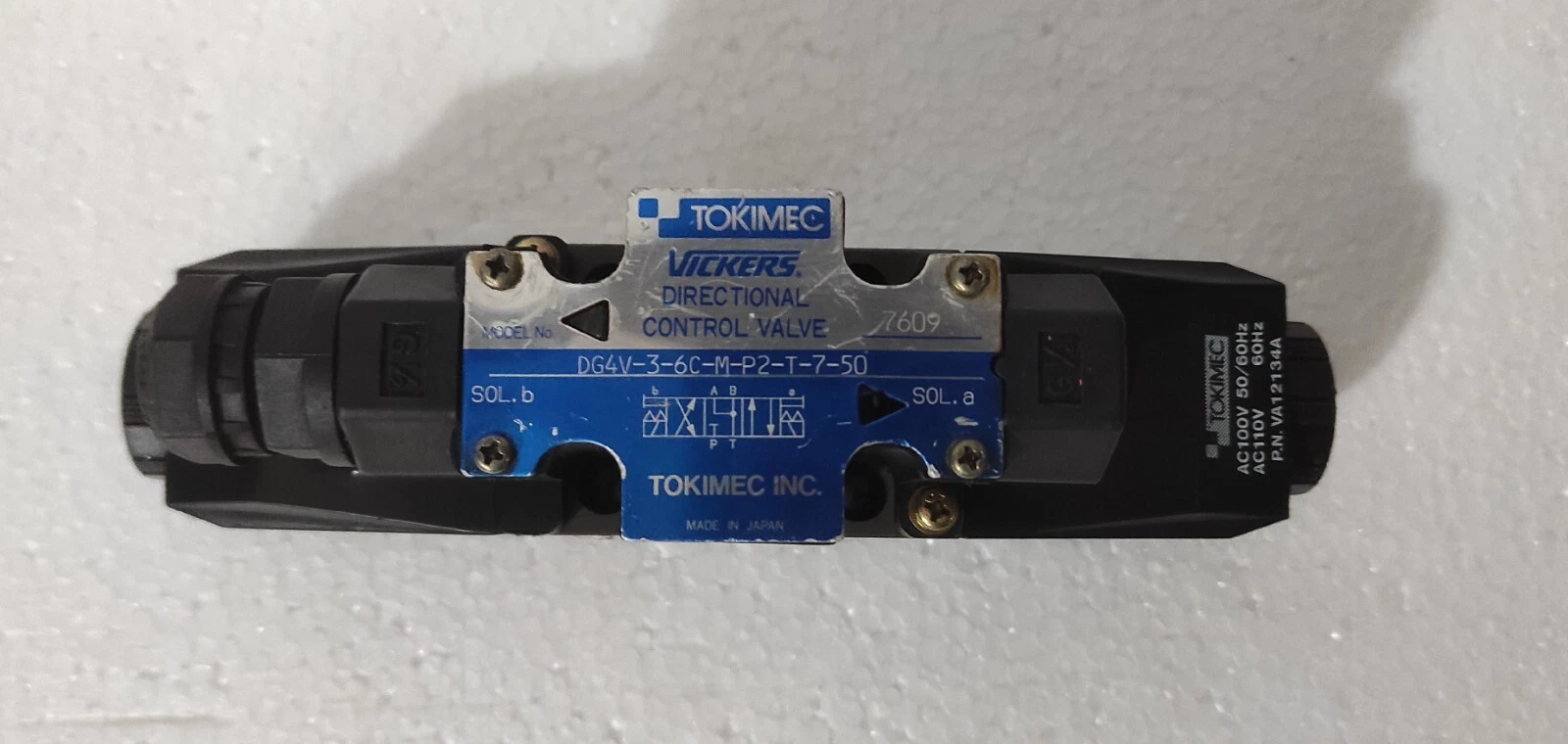Vicker Tokimec DG4V-3-6C-M-P2-T-7-50 Directional Control Valve
